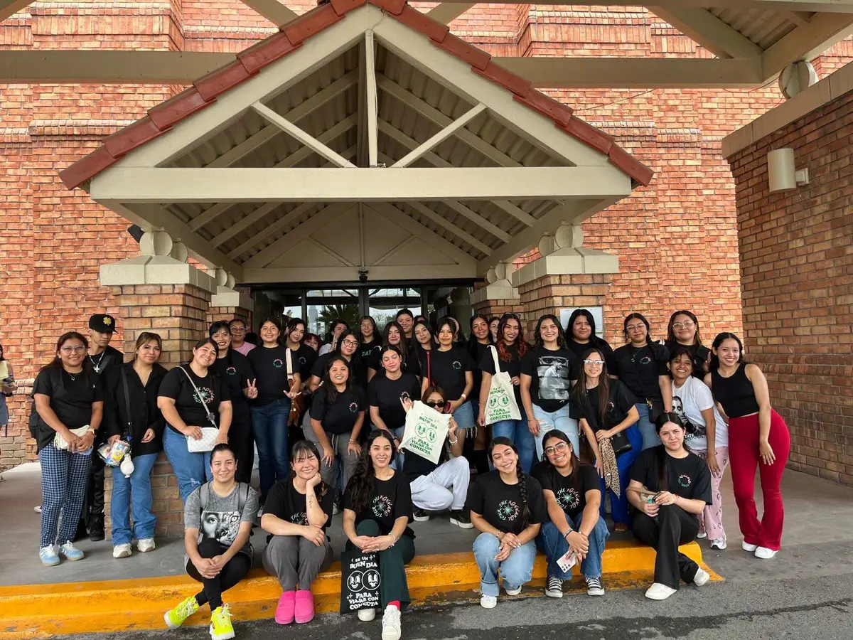 Grupo del tour a la llegada al hotel